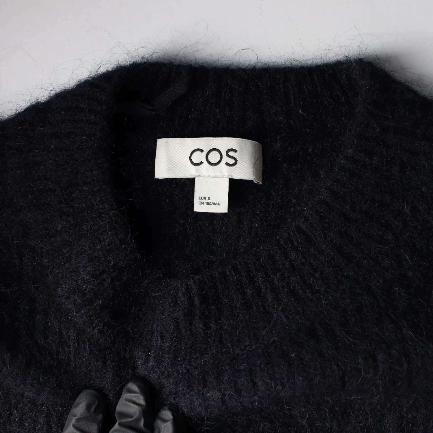 코스 23FW 오버핏 울 블렌드 라운드넥 니트 스웨터 이미지 3