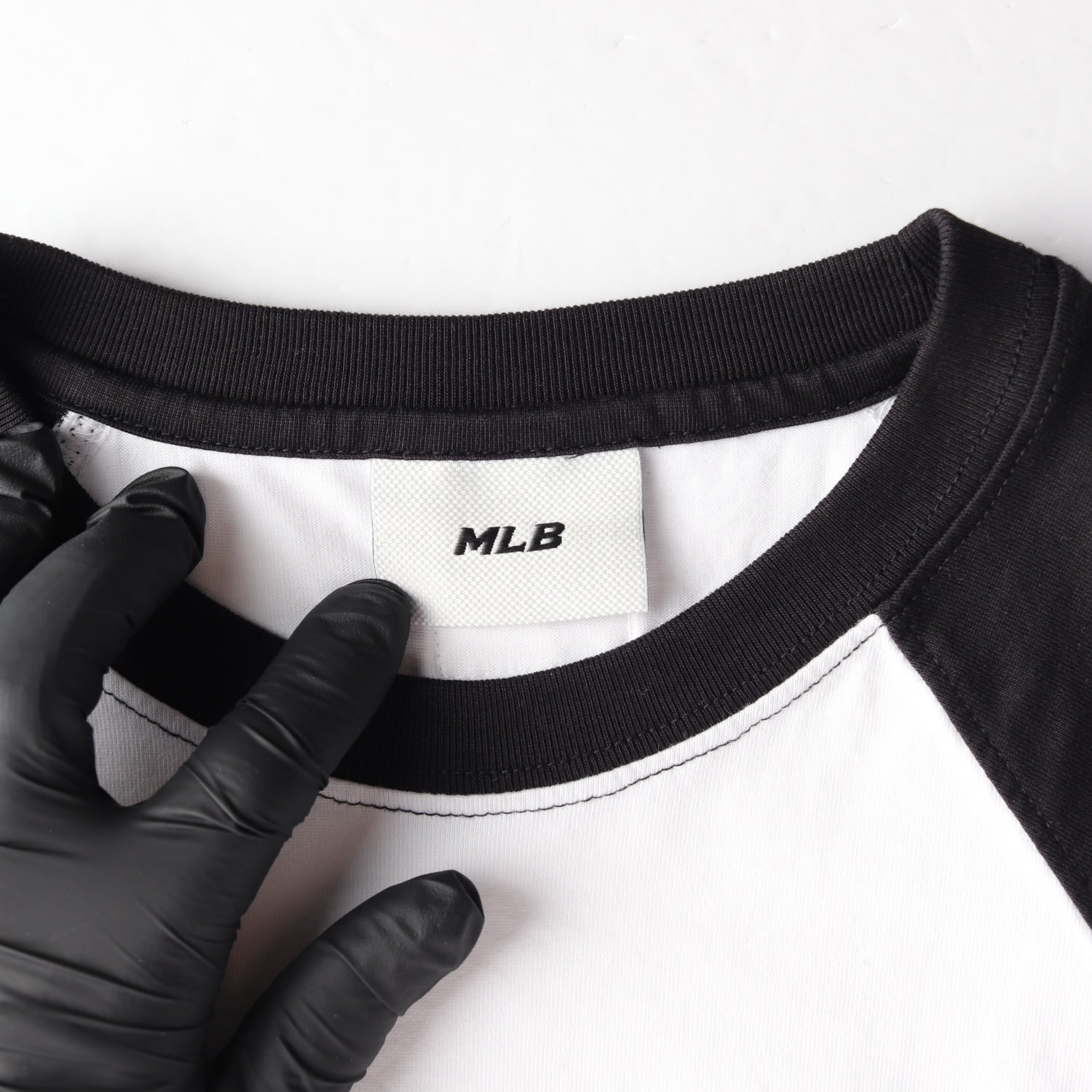 엠엘비 24SS MLB W 바시티 래글런 크롭 반팔 티셔츠 이미지 3