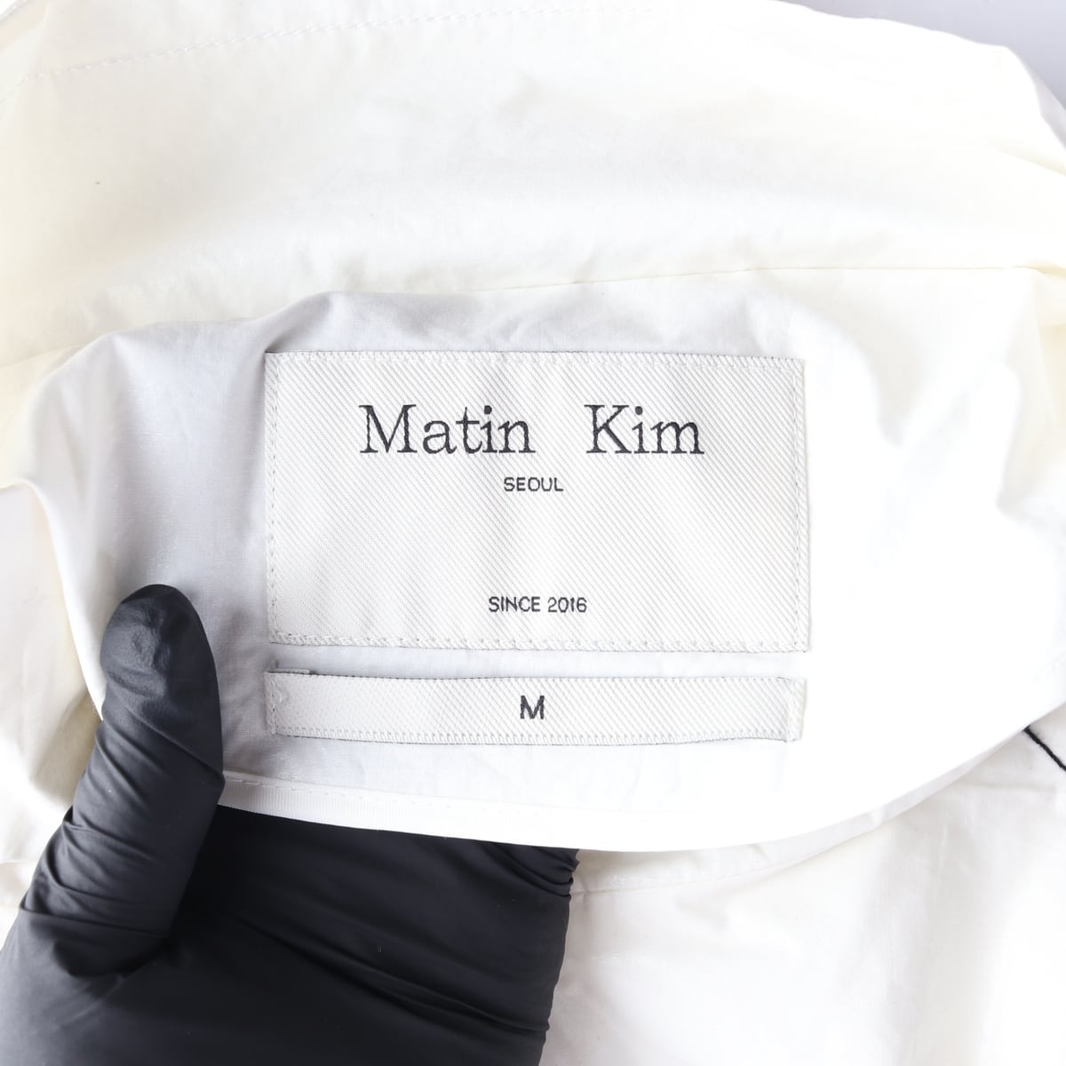 마뗑킴 24FW 코팅 크롭 로고 블루종 점퍼 아이보리 상세 이미지 3
