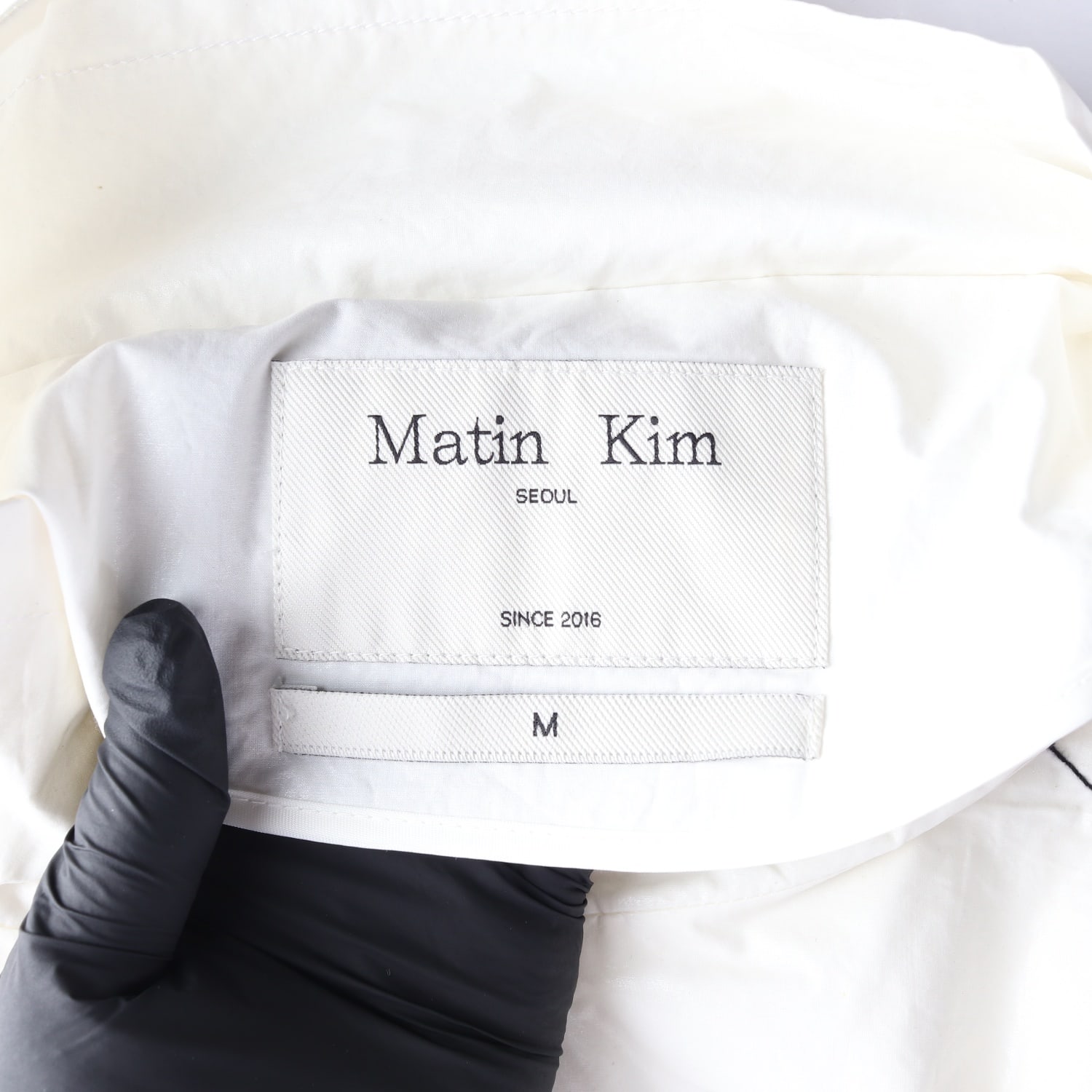 마뗑킴 24FW 코팅 크롭 로고 블루종 점퍼 아이보리 이미지 3