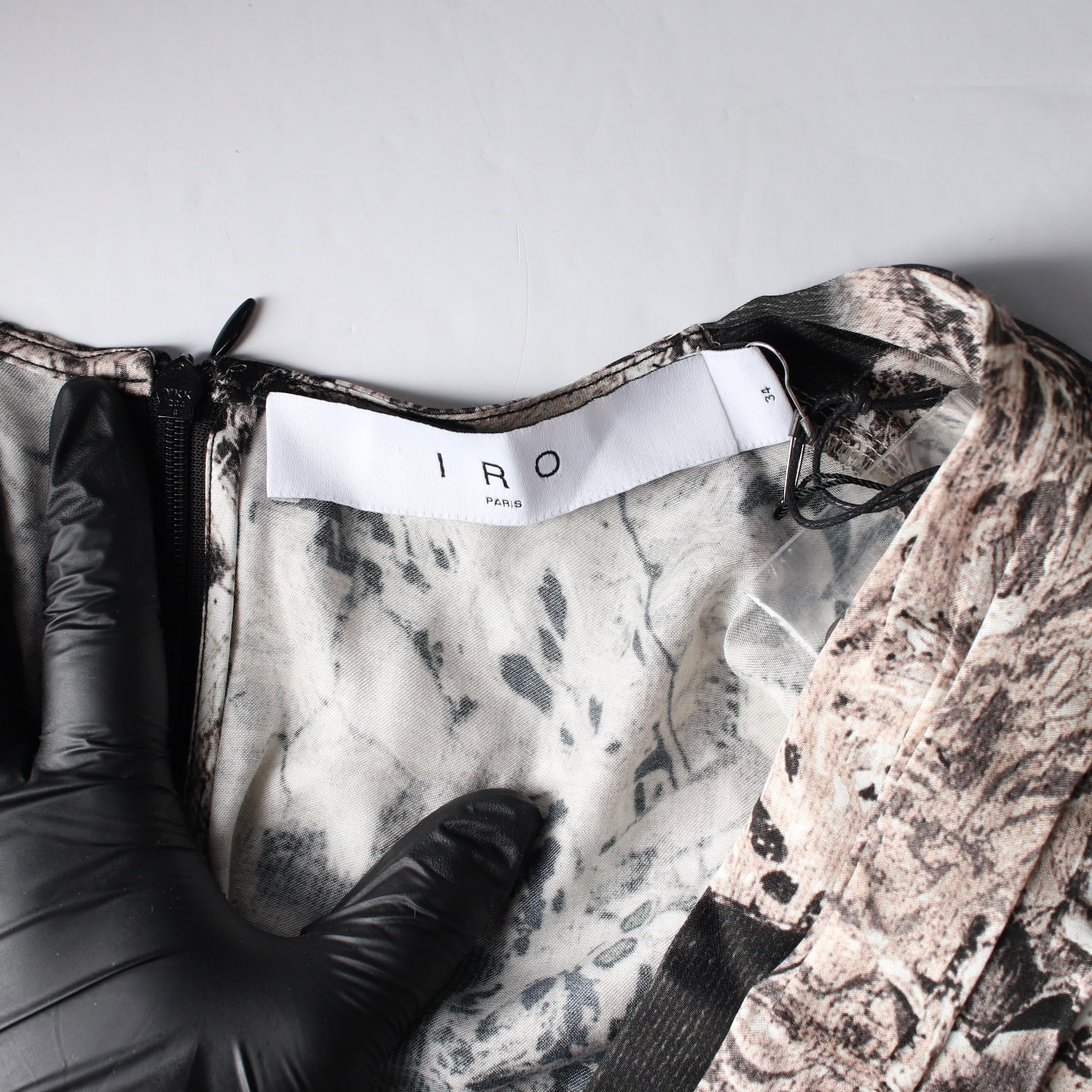 (새상품) 이로 IRO 22FW nirveli 브이넥 셔링 숏 원피스 이미지 3