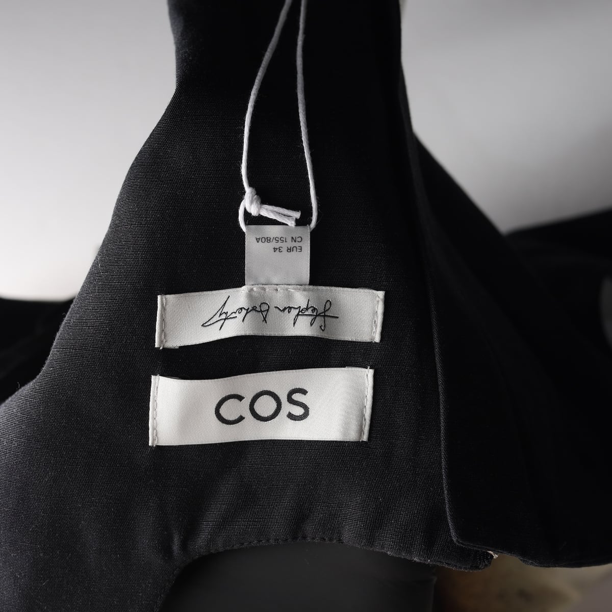 (새상품) 코스 COS x 스티븐 도허티 23SS 시그니처 패턴 스퀘어넥 크롭핏 슬리브리스 상세 이미지 3