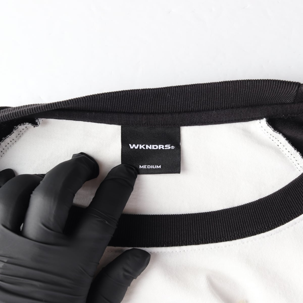 위캔더스 26SS 굿 도그 긴팔 티셔츠 블랙 상세 이미지 3