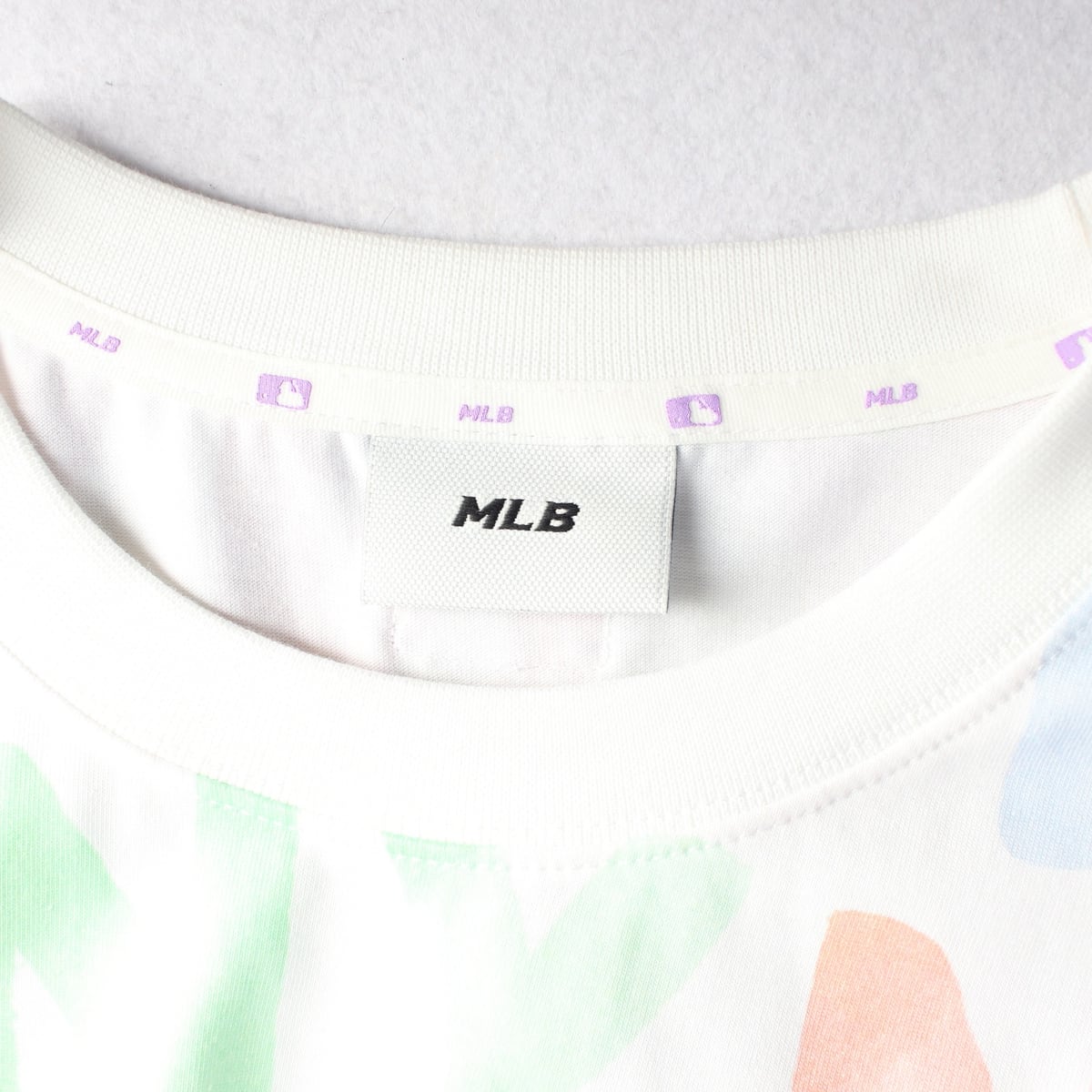 엠엘비 MLB 22SS NY 수채화 모노그램 크롭 반팔 티셔츠 상세 이미지 3