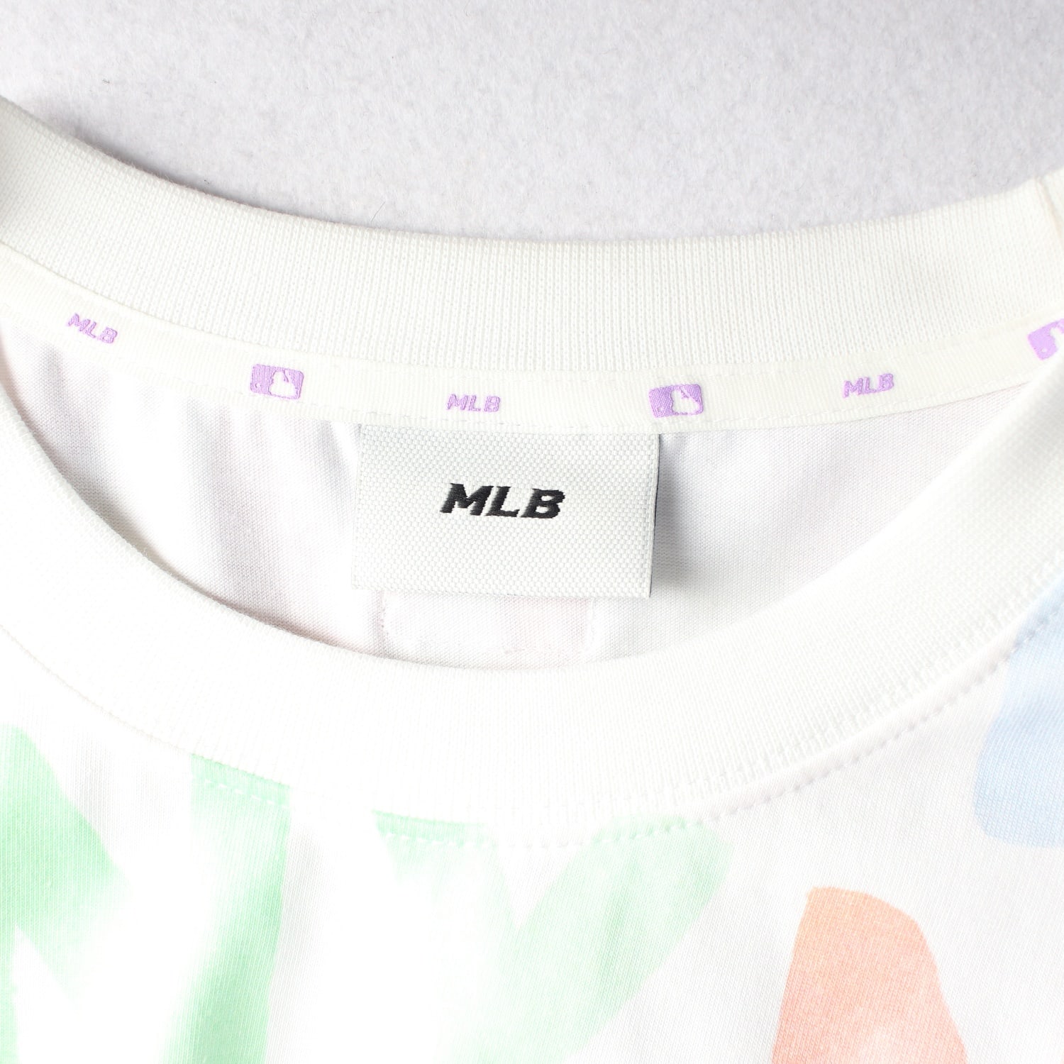엠엘비 MLB 22SS NY 수채화 모노그램 크롭 반팔 티셔츠 이미지 3