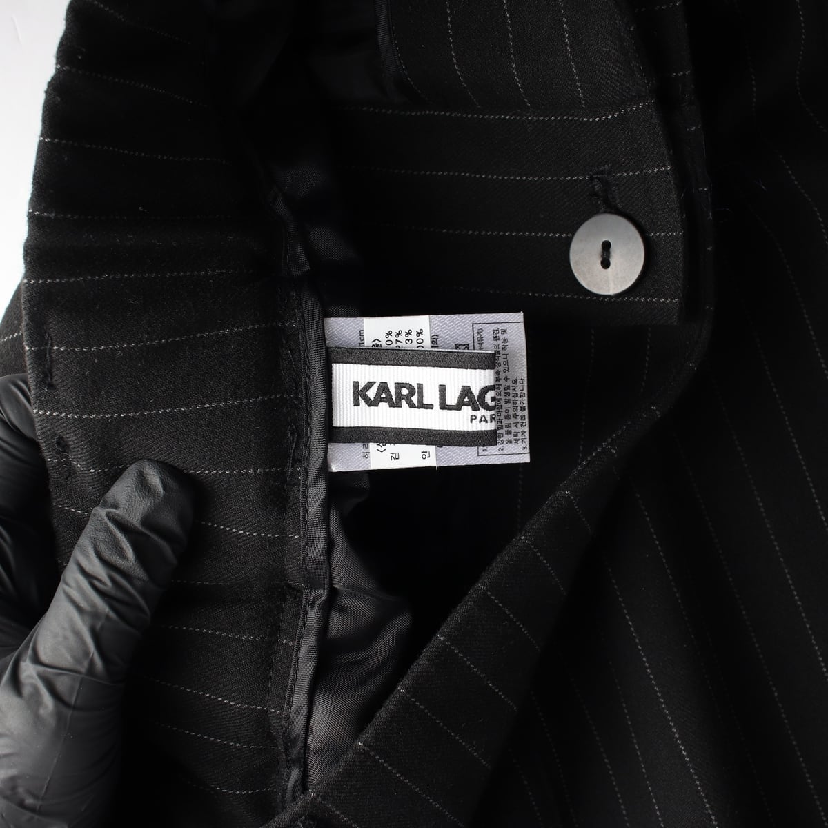칼 라거펠트 22FW 버튼 디테일 슬릿 롱 스커트 스트라이프 셋업 상세 이미지 3