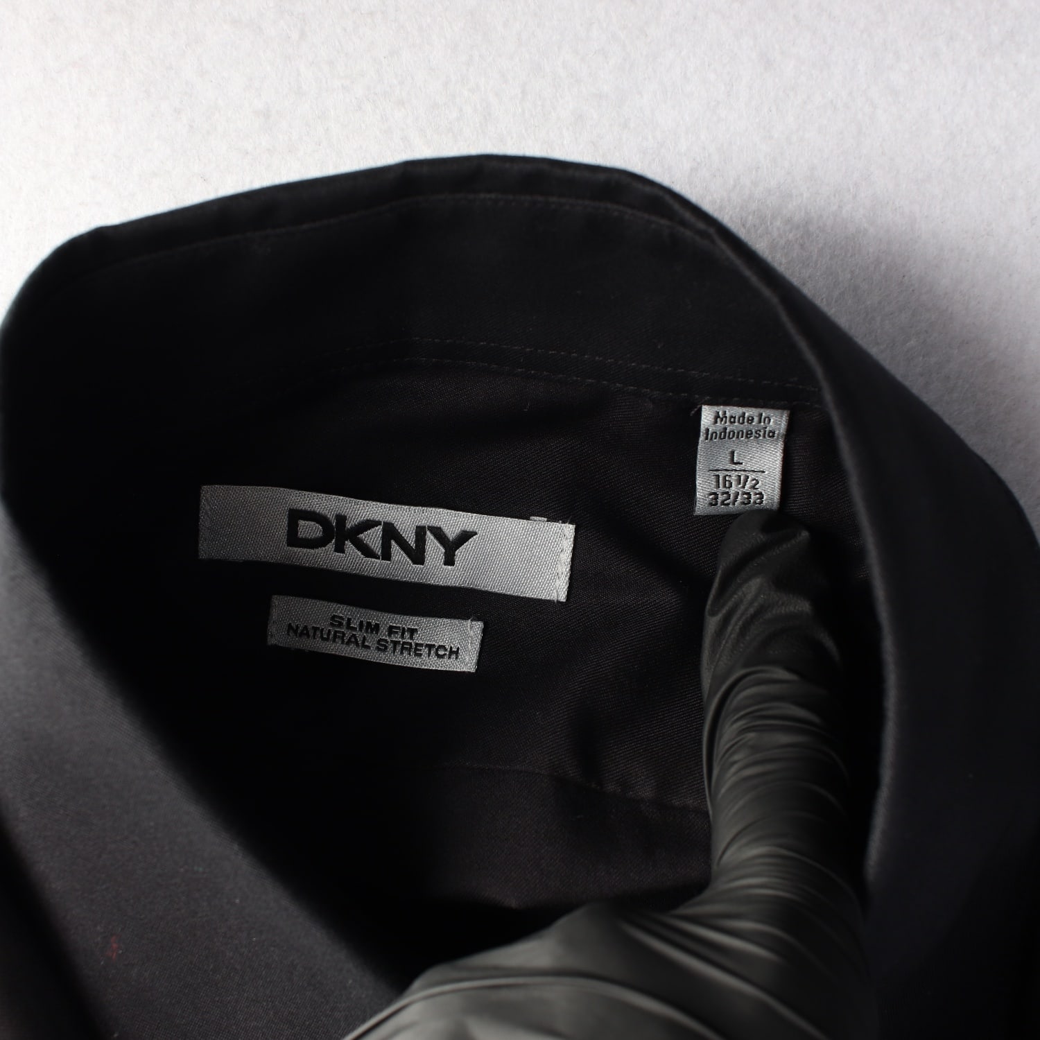 디케이엔와이 DKNY 슬림핏 내추럴 스트레치 드레스 셔츠 블랙 이미지 3