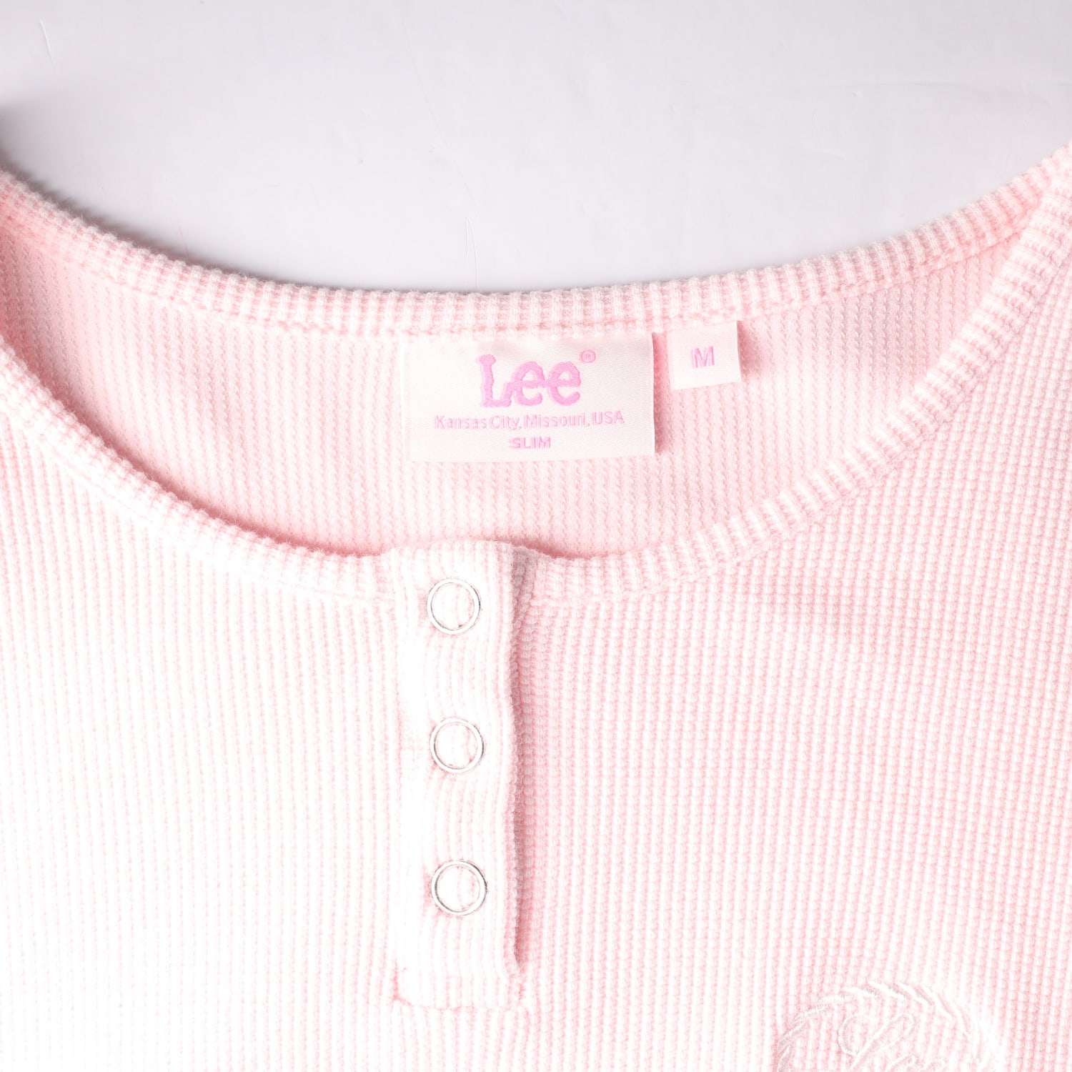 리 Lee 24SS 와플 헨리넥 반팔 티셔츠 베이비핑크 이미지 3