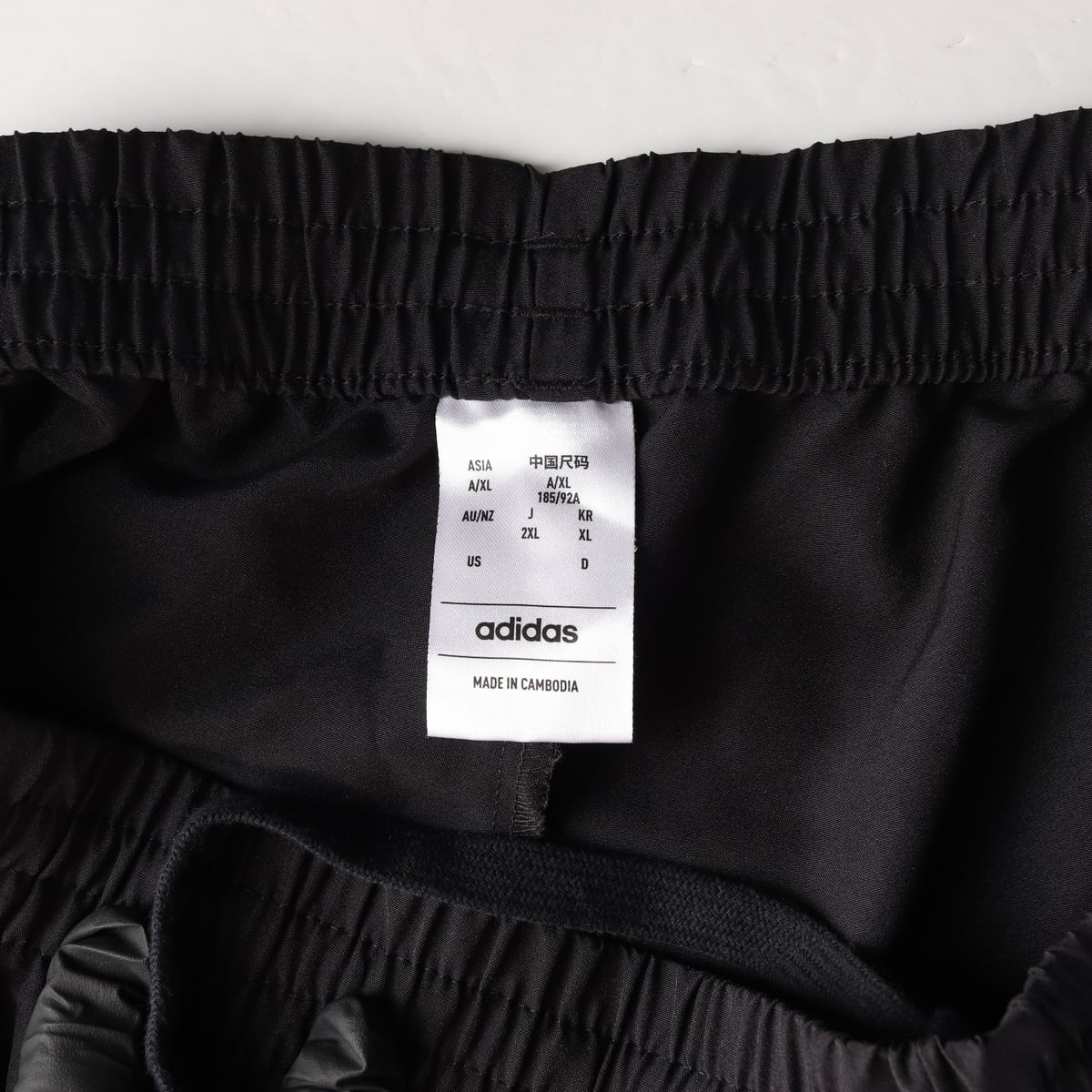 아디다스 23FW 3선 스트라이프 로고 자수 트레이닝 팬츠 상세 이미지 3