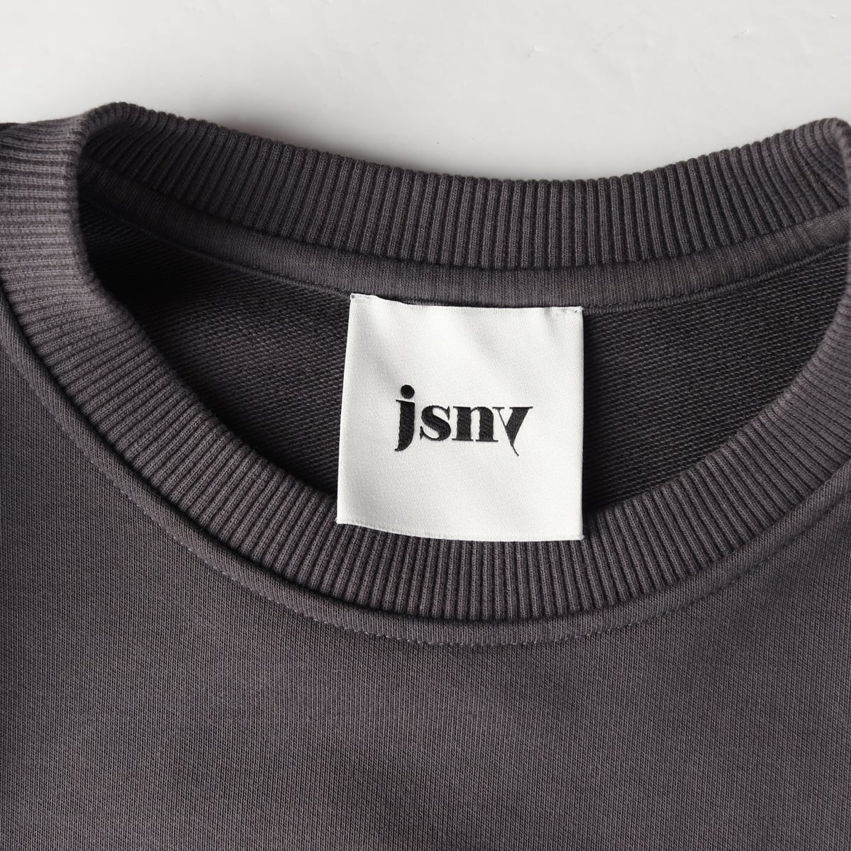 제이에스엔와이 jsny 22SS 그래픽 프린트 코튼 맨투맨 상세 이미지 3