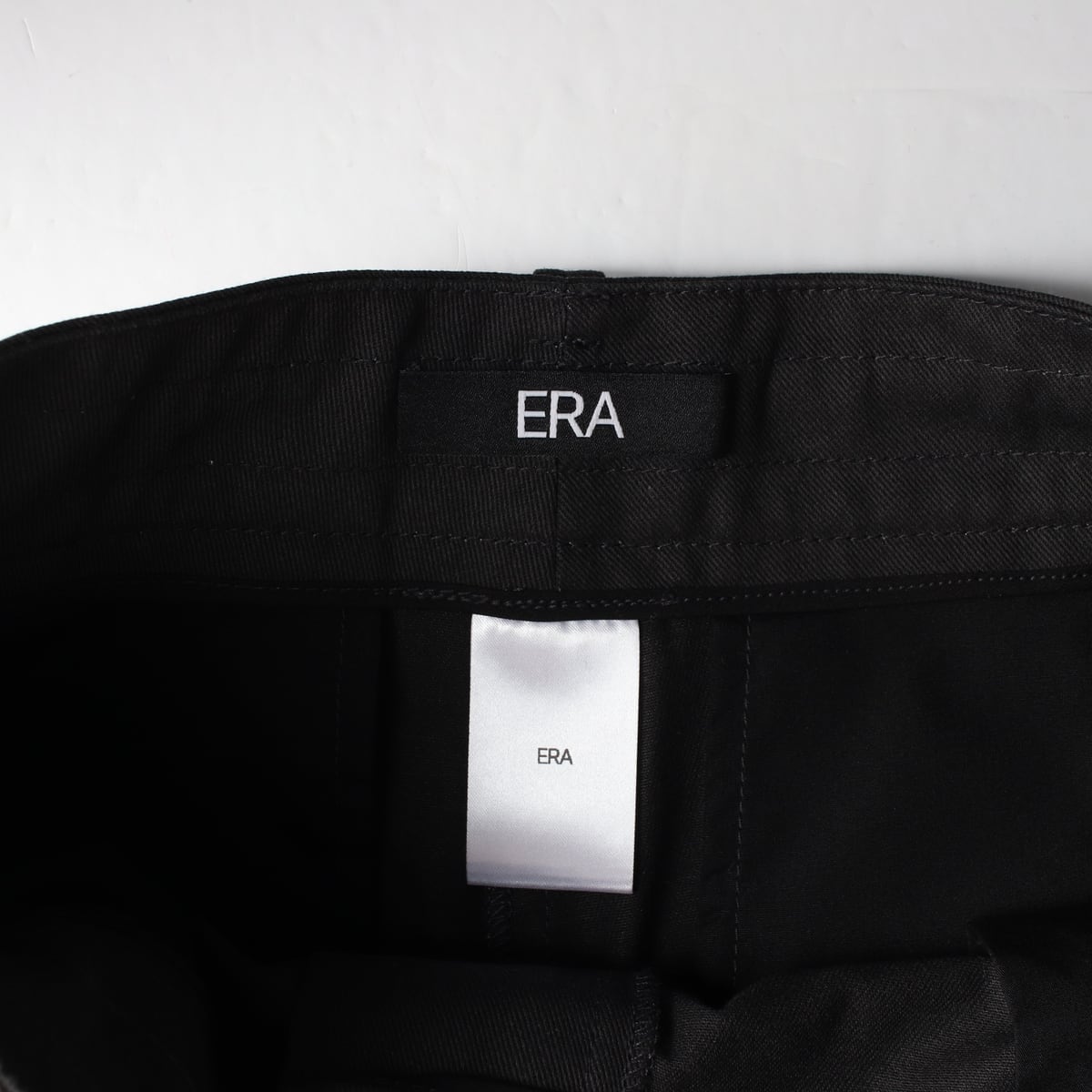 이알에이 ERA 와이드핏 코튼 드로우스트링 치노 팬츠 상세 이미지 3