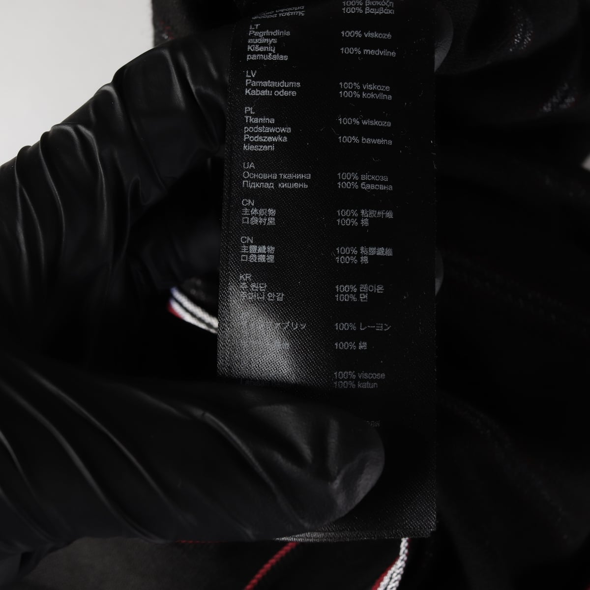 마쥬 스트라이프 패턴 랩 스타일 V넥 점프수트 상세 이미지 4