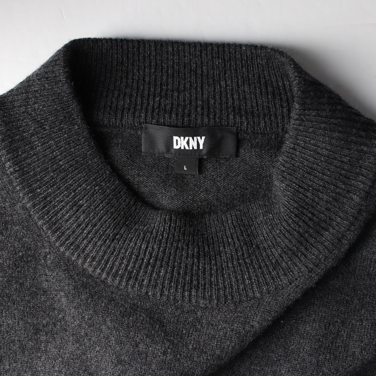 디케이엔와이 DKNY 23FW 캐시미어 하프넥 니트 스웨터 다크그레이  이미지 3