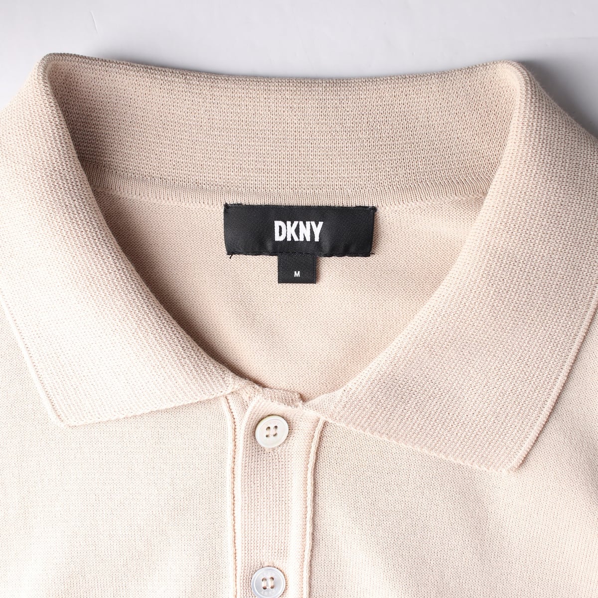 디케이엔와이 DKNY 22SS 코튼 혼방 카라 반팔 니트 티셔츠 상세 이미지 3