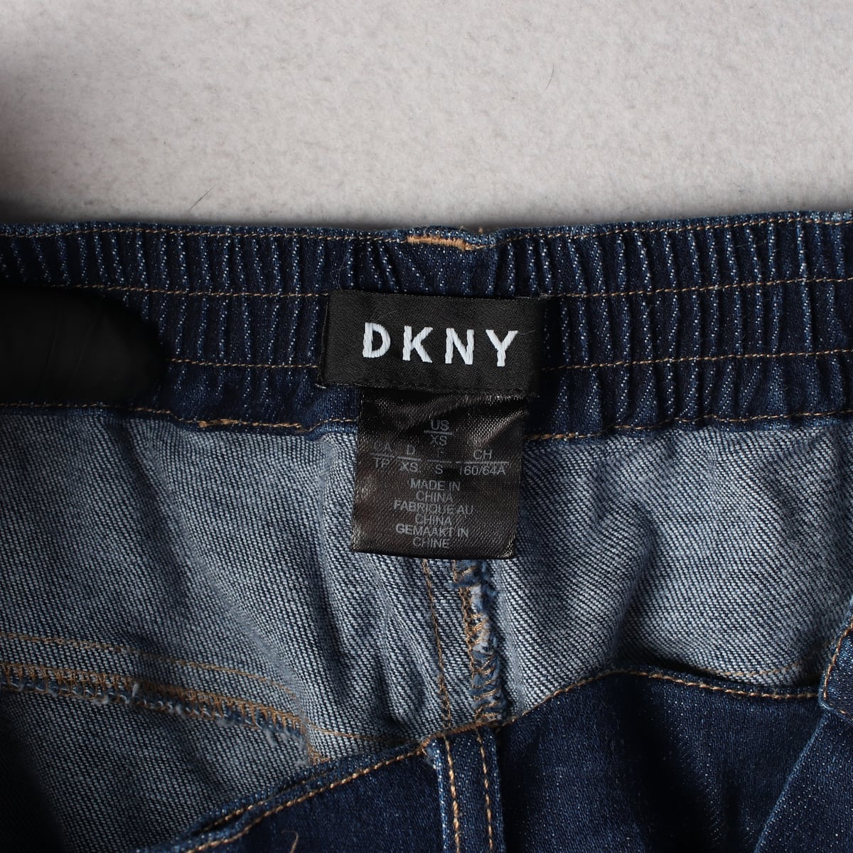 디케이엔와이 DKNY 로고 타이 데님팬츠 청바지 상세 이미지 3