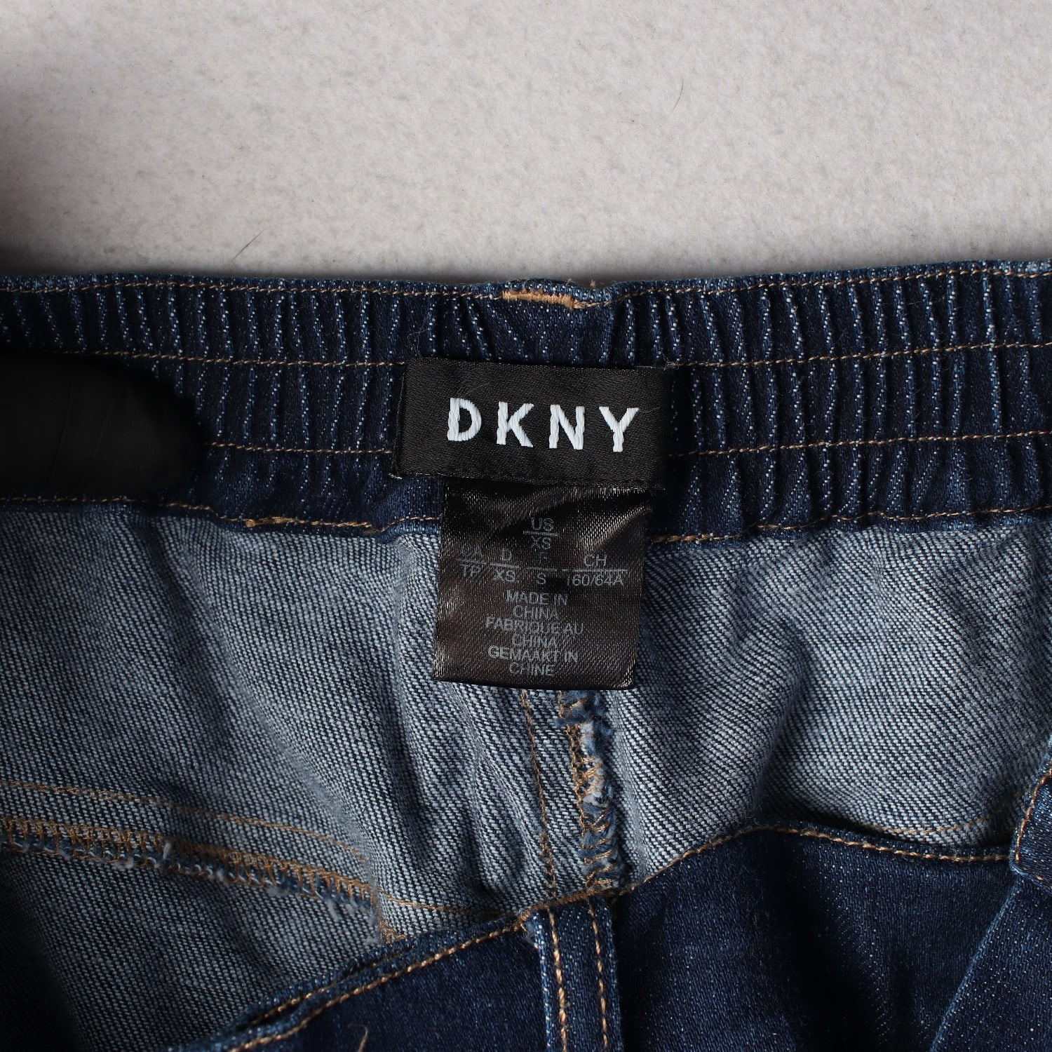 디케이엔와이 DKNY 로고 타이 데님팬츠 청바지 이미지 3
