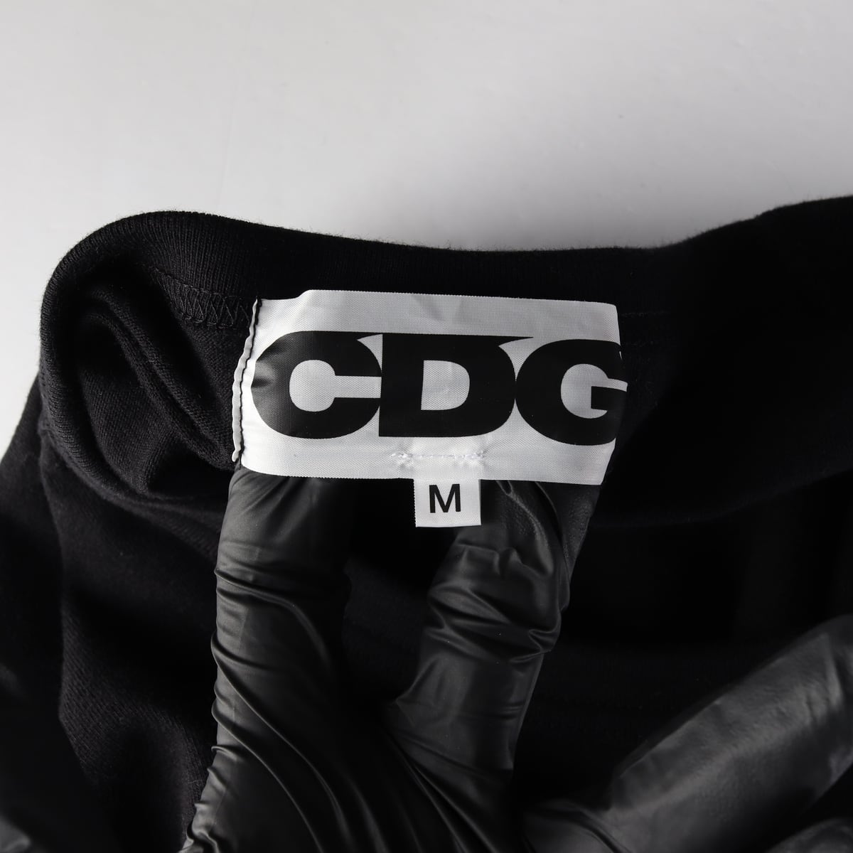 꼼데가르송 23SS CDG 오버사이즈 반팔 티셔츠 블랙 상세 이미지 3