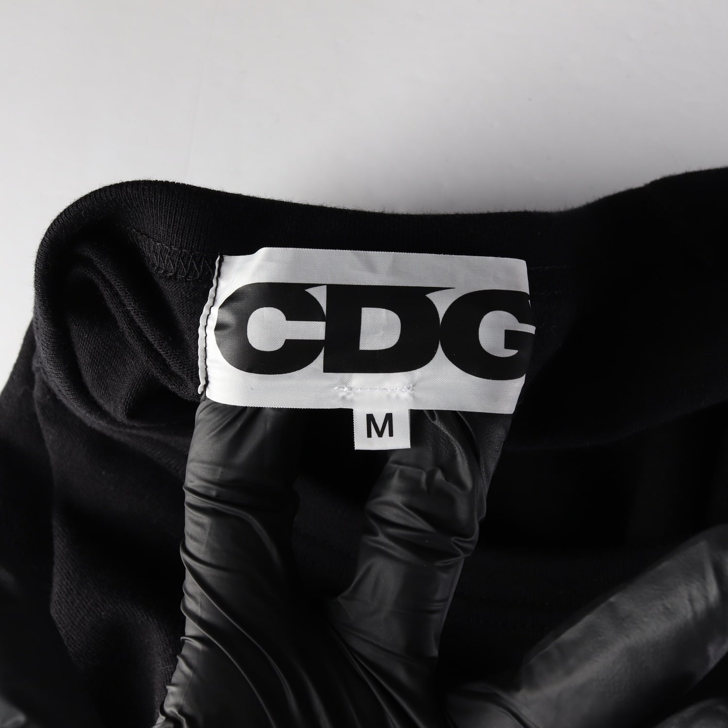 꼼데가르송 23SS CDG 오버사이즈 반팔 티셔츠 블랙 이미지 3