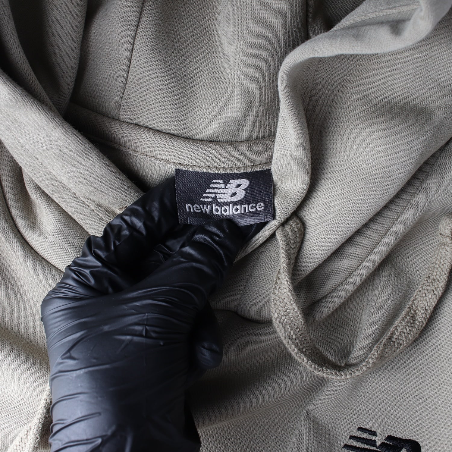 뉴발란스 24FW 스몰 로고 자수 후드티 XL 이미지 3