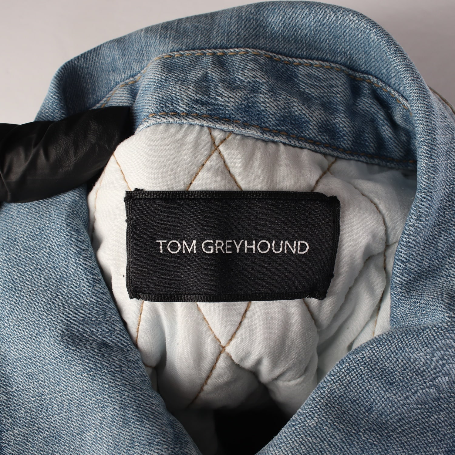 톰그레이하운드 21SS 퀼팅 패턴 퍼프 소매 코튼 데님 재킷 이미지 3