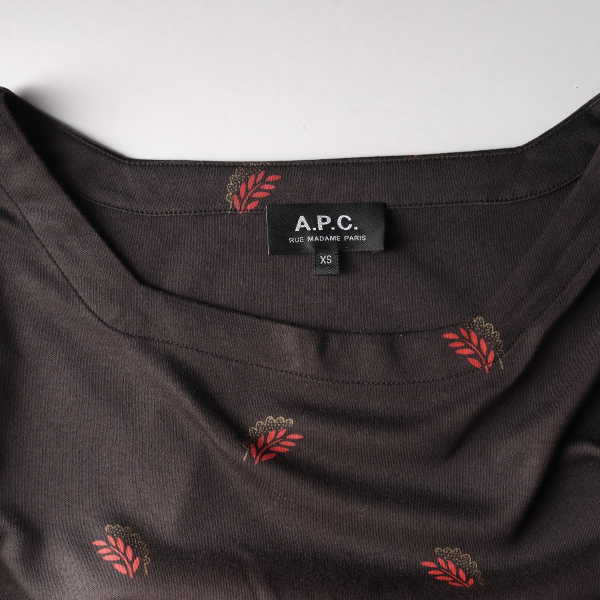 아페쎄 APC 리프 패턴 보트넥 코튼 7부 티셔츠 상세 이미지 3