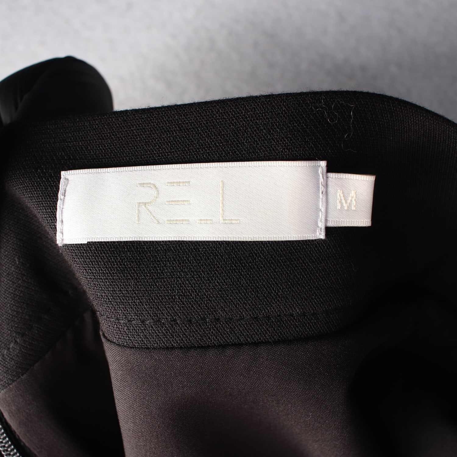 리엘 RE_L 23FW 플레어 롱 스커트 블랙 이미지 3