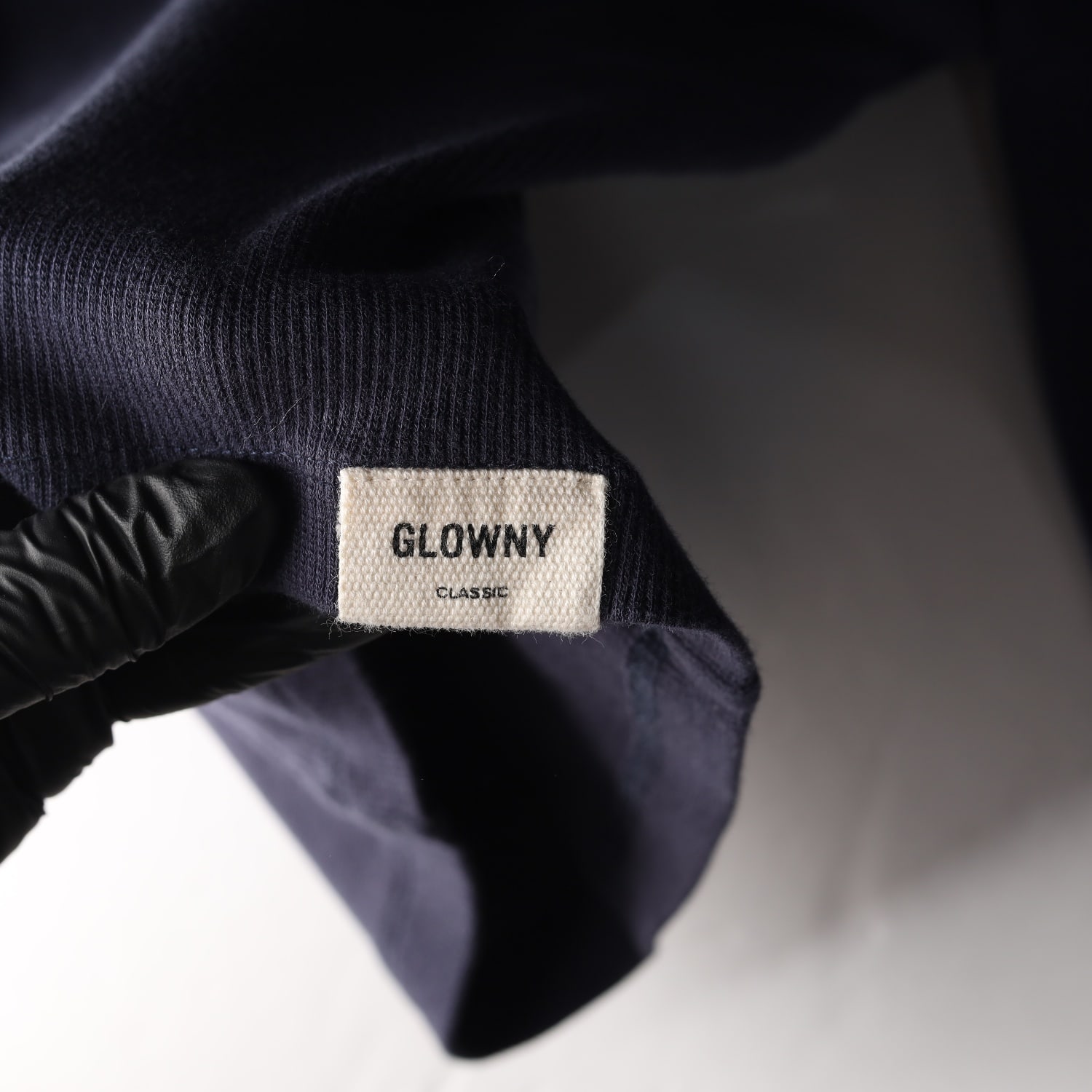글로니 24FW G 오프숄더 롱 슬리브 긴팔 티셔츠 네이비 이미지 3