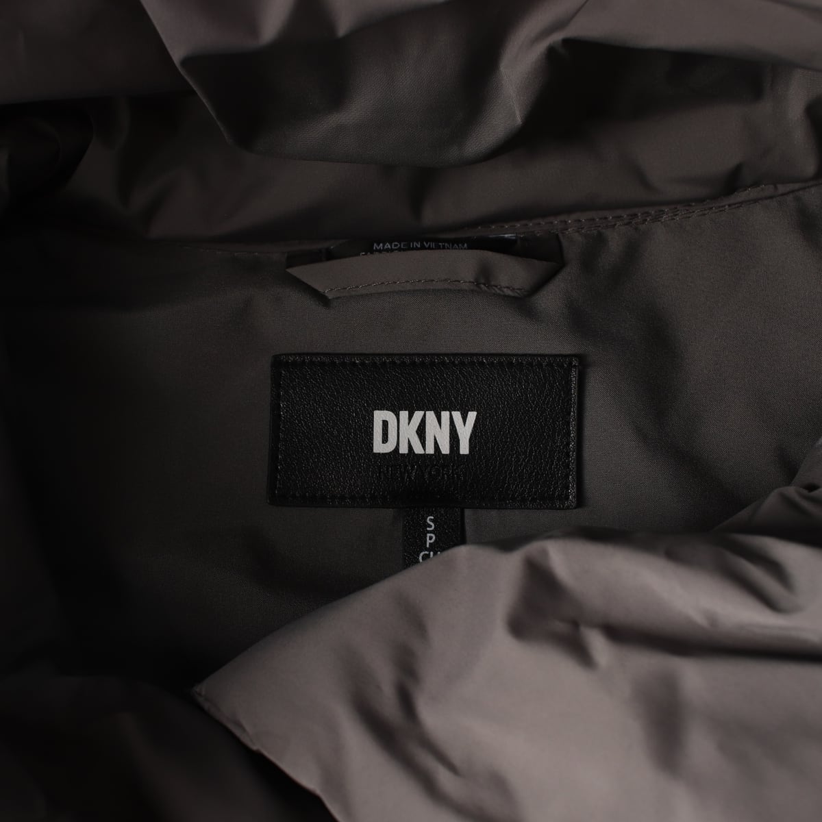 디케이엔와이 DKNY 22FW 필로우 카라 퀼팅 롱 패딩 상세 이미지 3