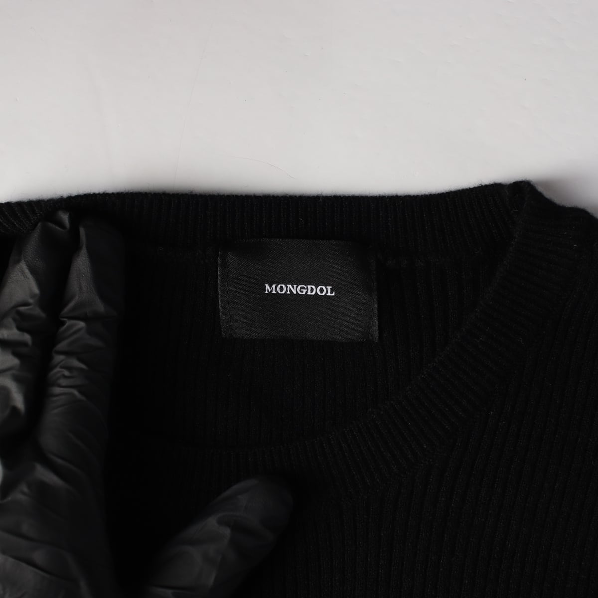 몽돌 24FW 골지 라운드넥 니트 스웨터 블랙 상세 이미지 3
