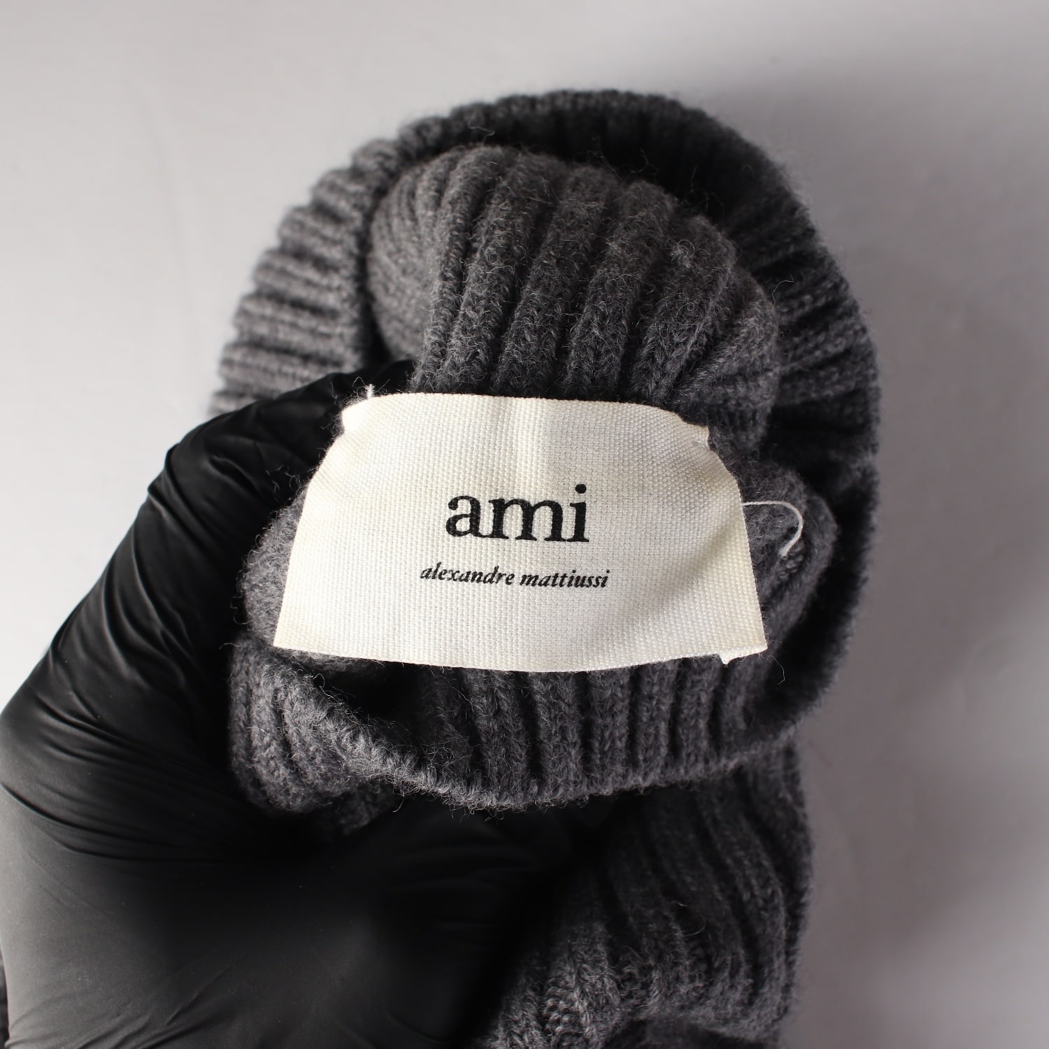 아미 AMI 21FW 빅 하트 로고 자수 울 100% 퍼넬넥 니트 스웨터 이미지 3