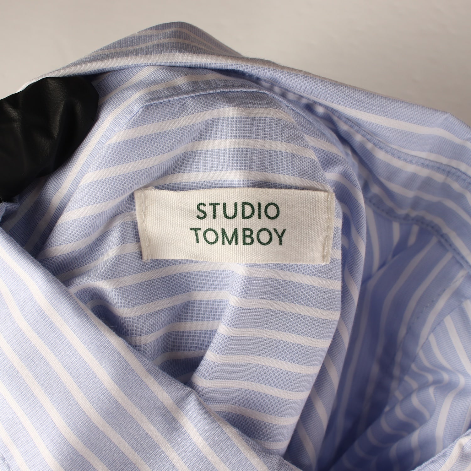 스튜디오 톰보이 25SS 스트라이프 오버핏 사이드 스트링 셔츠 이미지 3