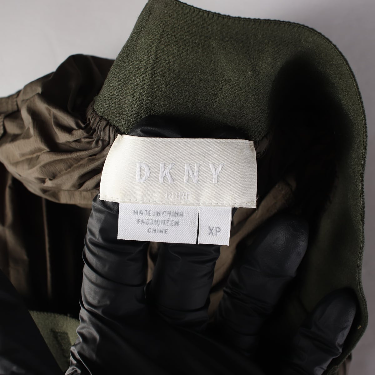 디케이엔와이 DKNY 로고 밴딩 플레어 롱 스커트 카키 상세 이미지 3