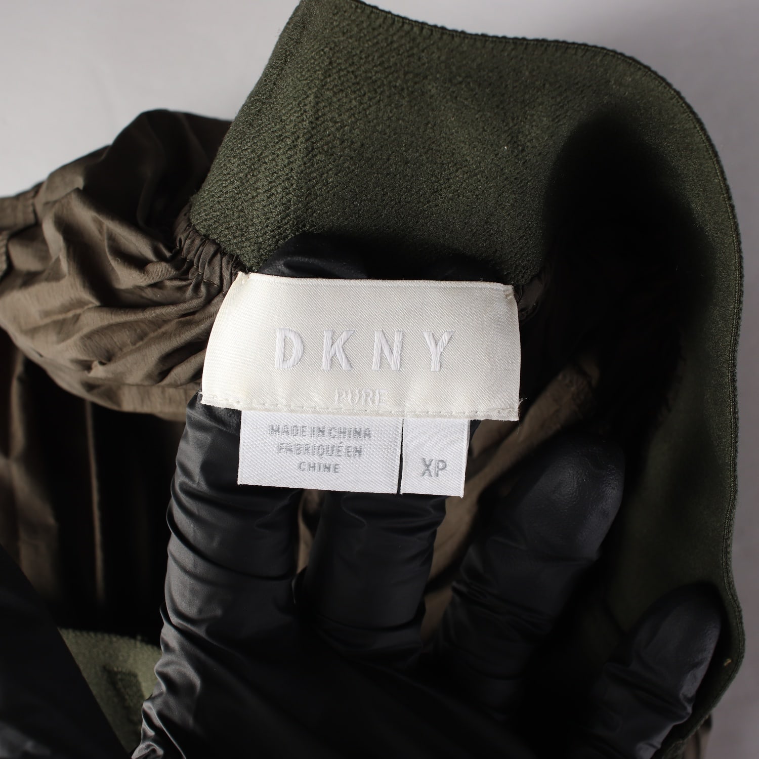 디케이엔와이 DKNY 로고 밴딩 플레어 롱 스커트 카키 이미지 3