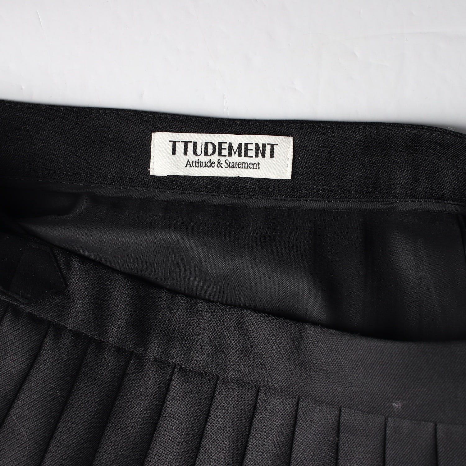 튜드먼트 24FW 울 버클 플리츠 미디 스커트 이미지 3