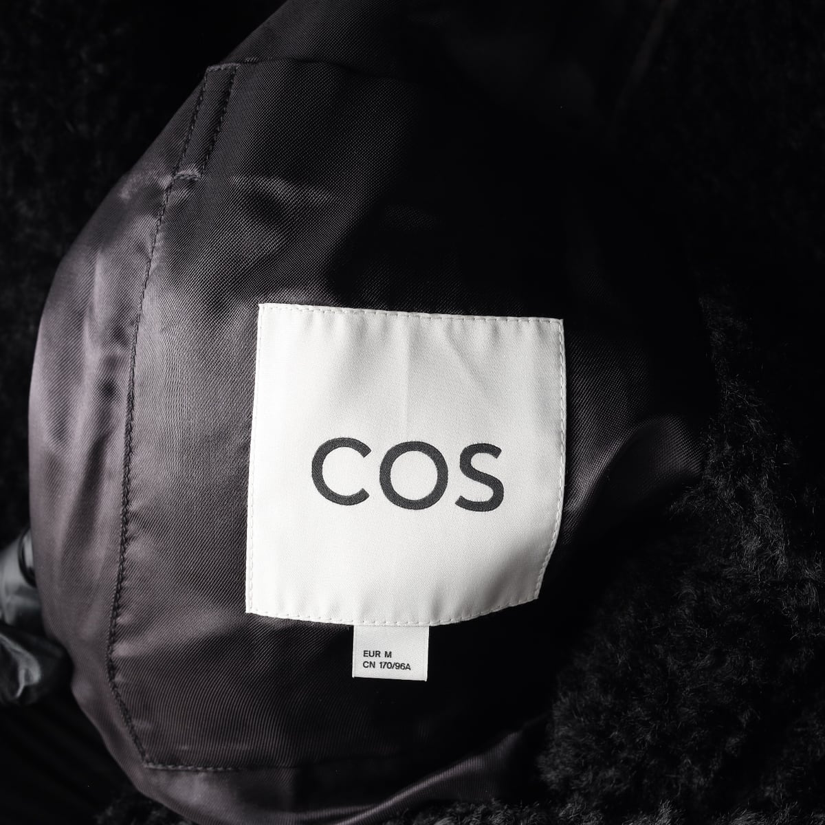 코스 22FW 오버핏 컬리 텍스처 퍼 코트 재킷 상세 이미지 3