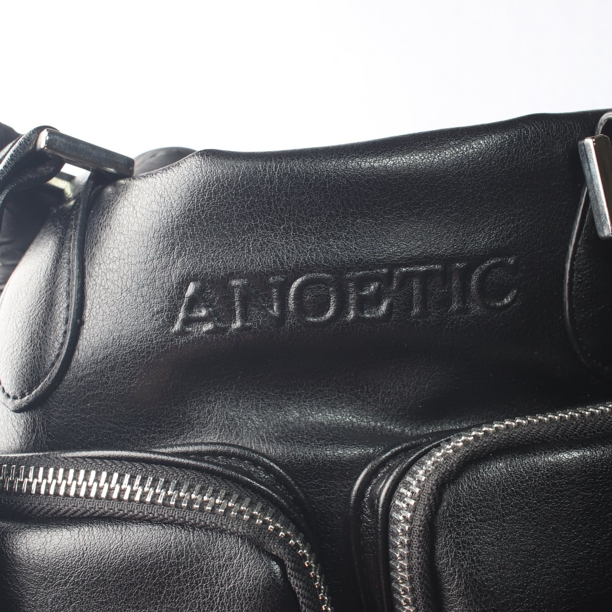아노에틱 클래식 아웃포켓 숄더 백 상세 이미지 11