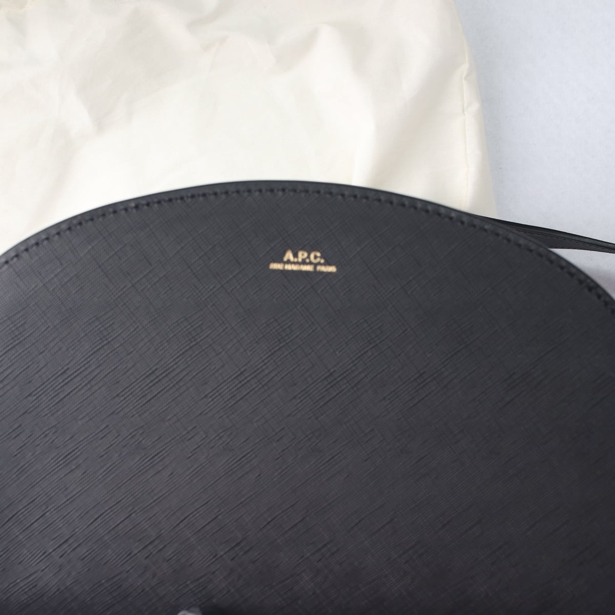 아페쎄  APC 데미룬 하프문백 크로스백 블랙 상세 이미지 8