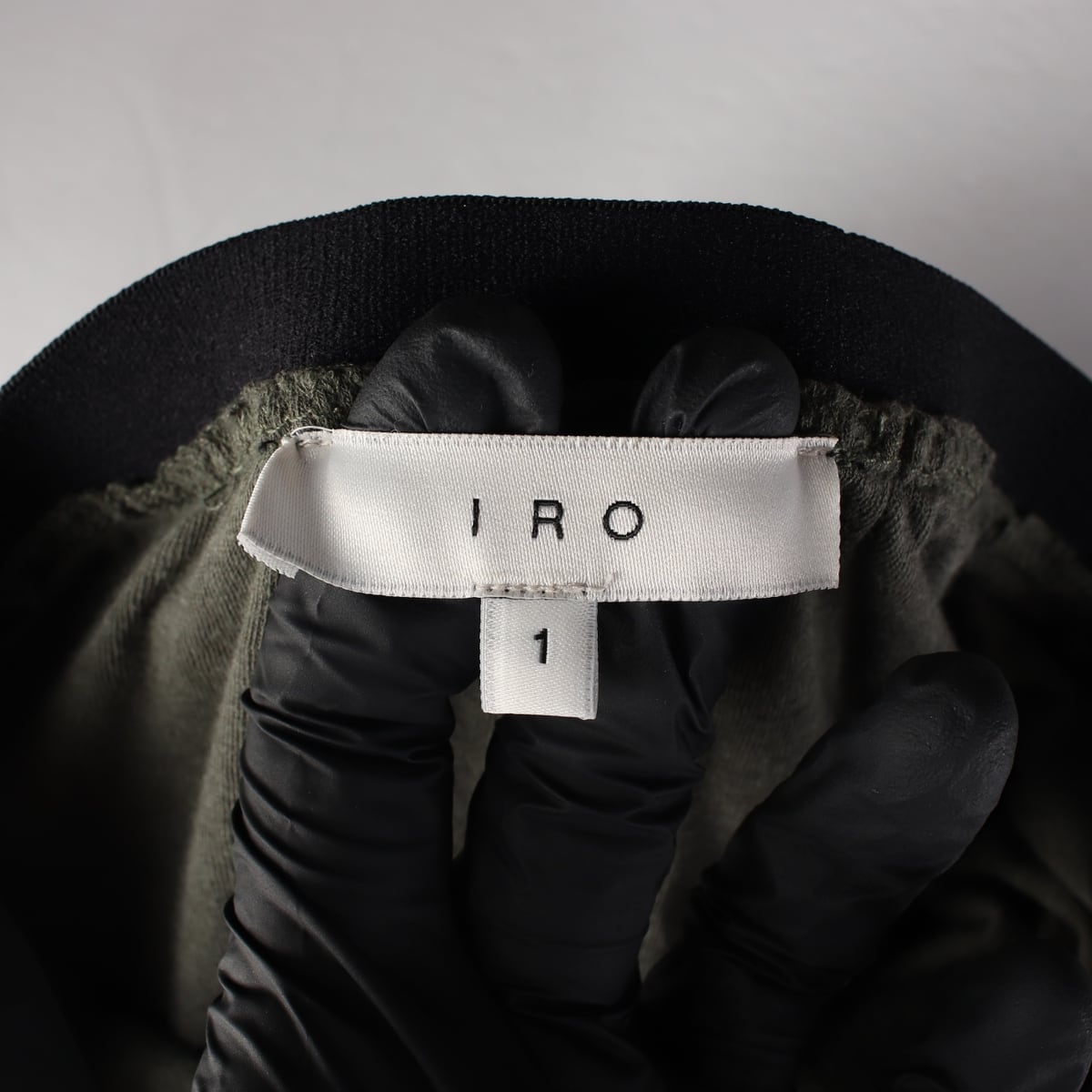 이로 IRO RAYAN 코튼 드레이프 매듭 꼬임 셔링 숏 스커트 카키 상세 이미지 3