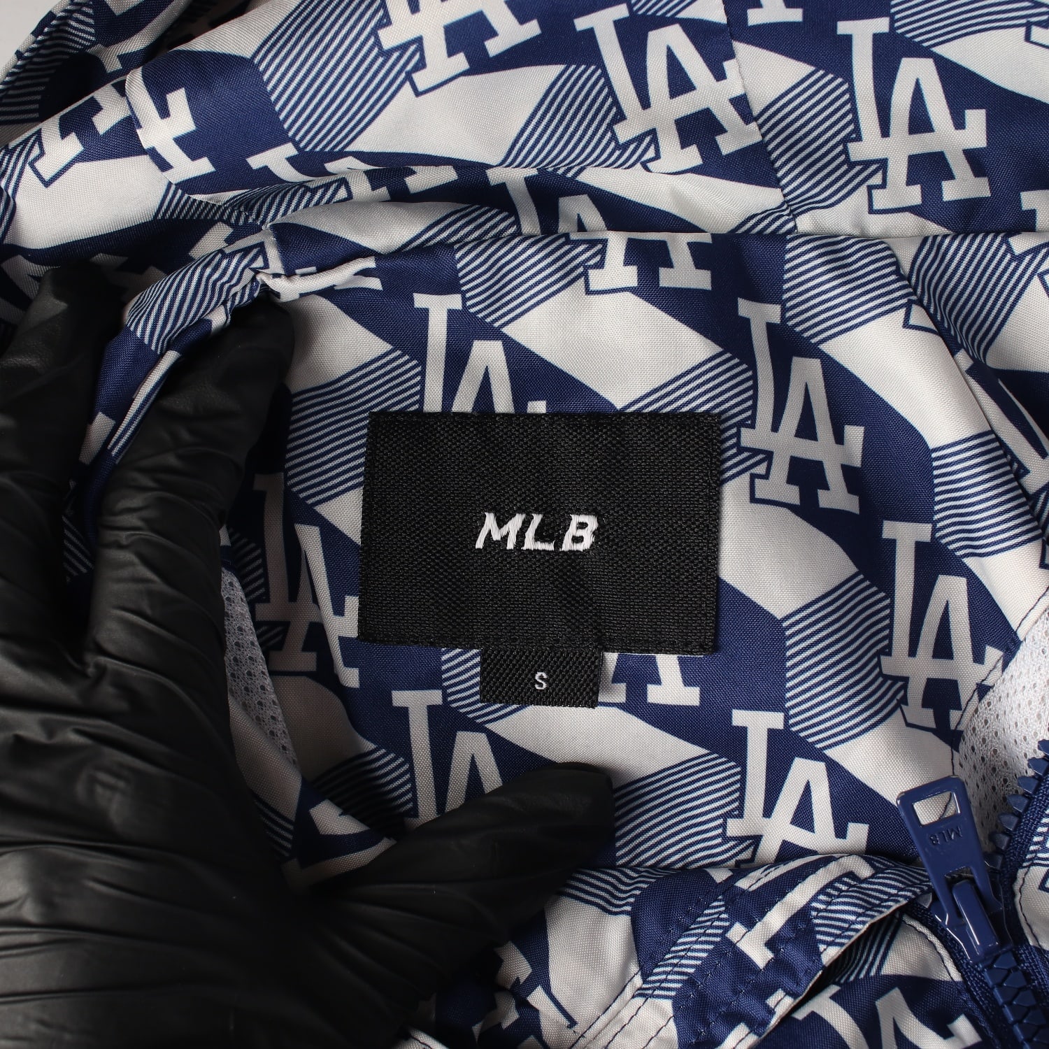 엠엘비 MLB 23SS 큐브 모노그램 패턴 바람막이 후드 집업 재킷 이미지 3