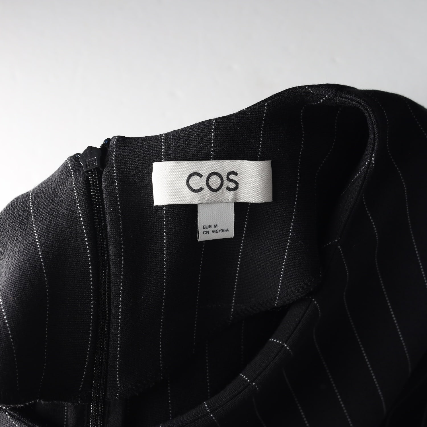 코스 23FW 스트라이프 드레이프  블라우스 이미지 3