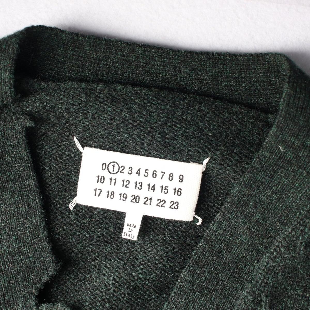 메종 마르지엘라 21FW 디스트레스드 울 블렌드 가디건 그린 상세 이미지 3