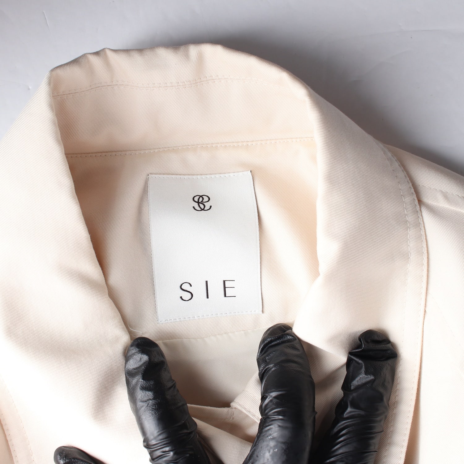 시에 SIE 24SS 나탈리 벨티드 재킷 크림베이지 이미지 3