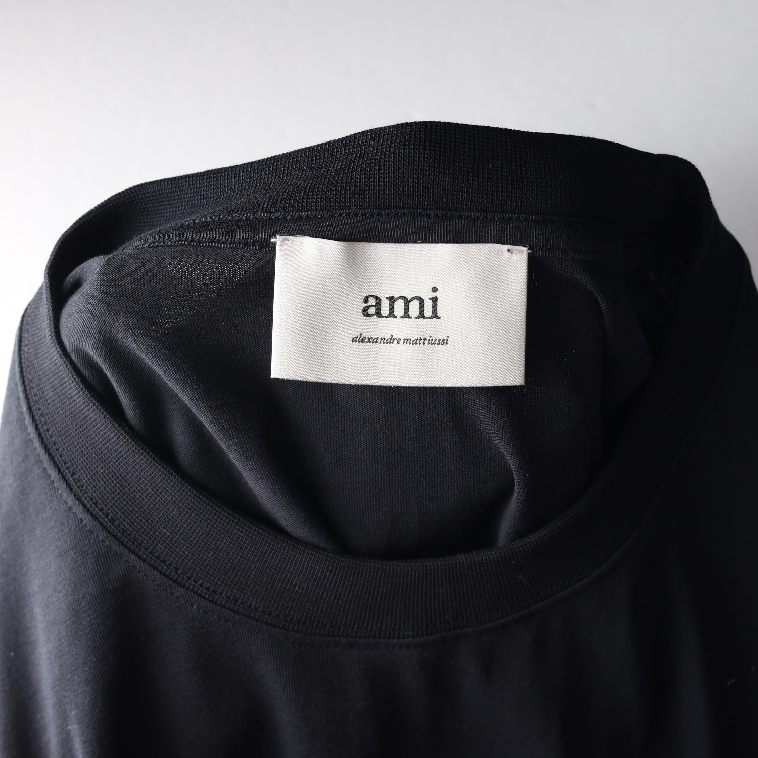 아미 ami 24SS 스몰 하트 로고 자수 코튼 반팔 티셔츠 이미지 3